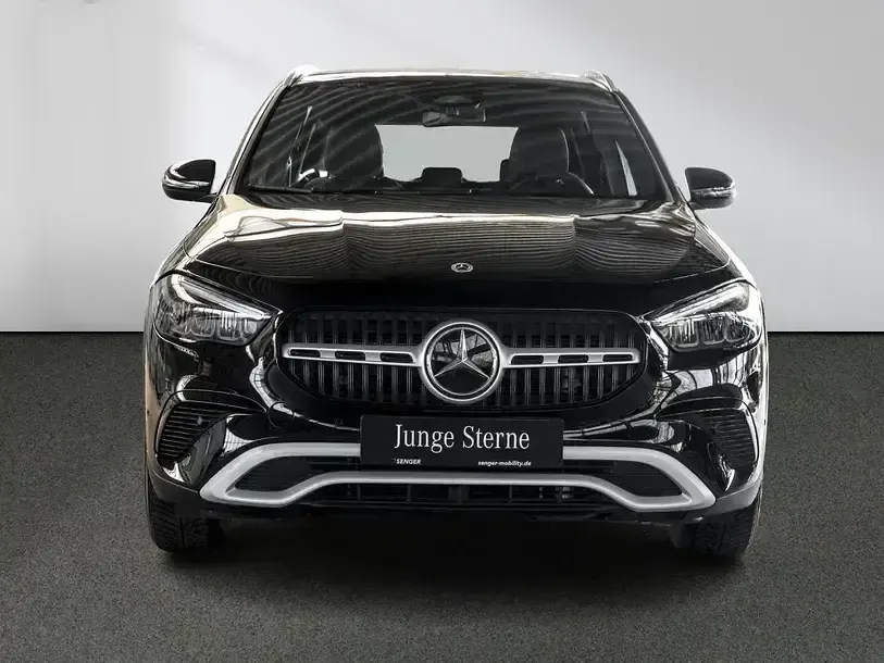 Gebraucht Mercedes GLA200 163 PS (119 kW) 2024 Schwarz SUV