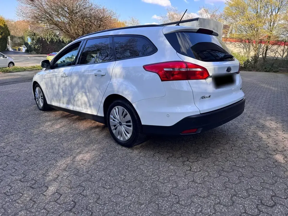 Gebraucht Ford Focus Business Edition 125 PS (91 kW) 2017 Weiß Kombi