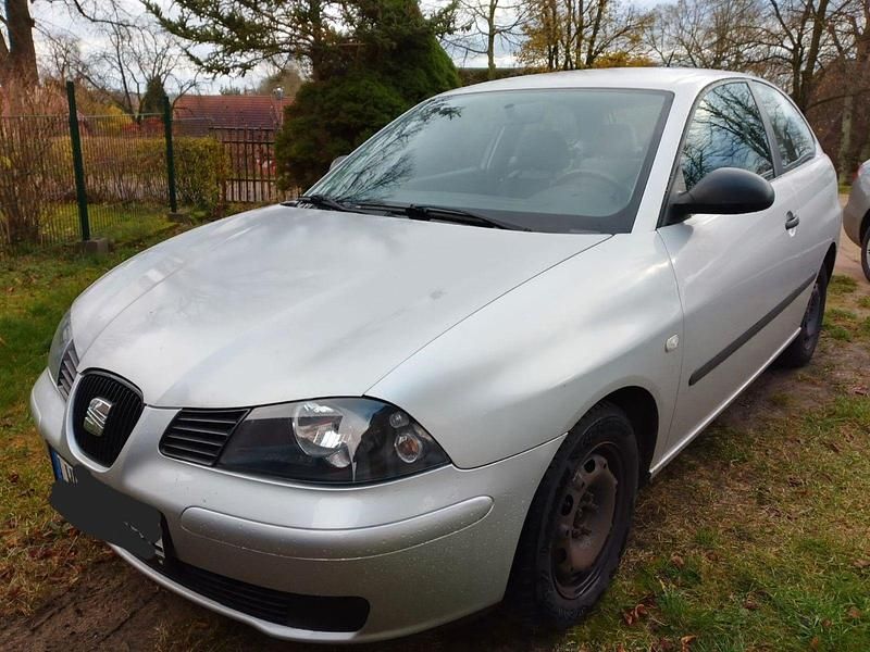 Silber Gebraucht 2004 Seat Ibiza Kleinwagen | 500 € (Fairer Preis) - Bild 1/4