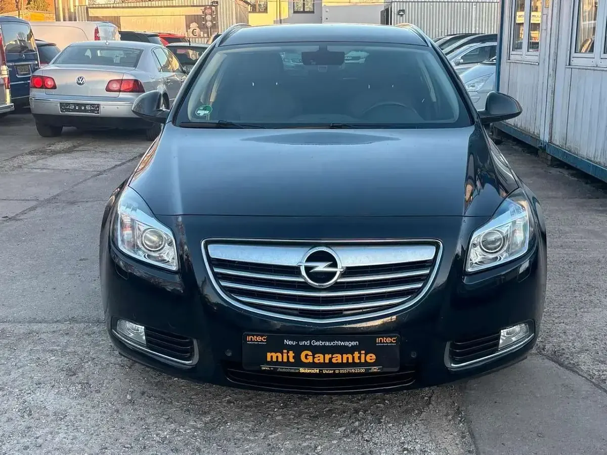 Używany Opel Insignia Active 160 KM (117 kW) 2013 Czarny Sedan/Limuzyna