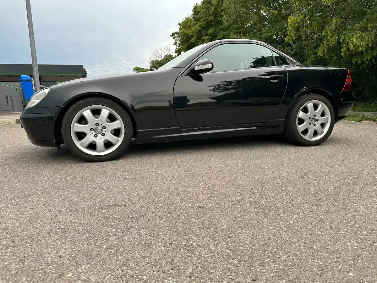 Gebraucht Mercedes SLK230 197 PS (144 kW) 2000 Schwarz Cabrio