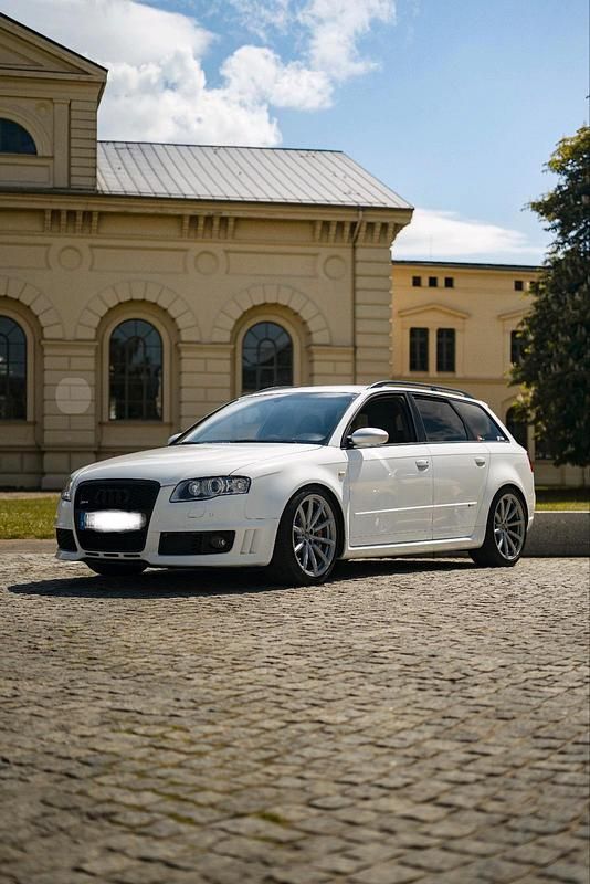 Weiß Gebraucht 2007 Audi RS4 Comfort Kombi | 24.900 € (Superpreis) - Bild 1/3