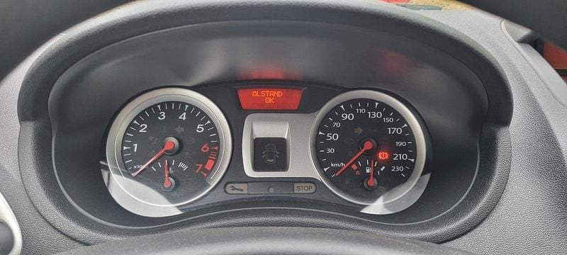 Blau Gebraucht 2011 Renault Clio II Dynamique Limousine | 1.500 € (Guter Preis) - Bild 1/4