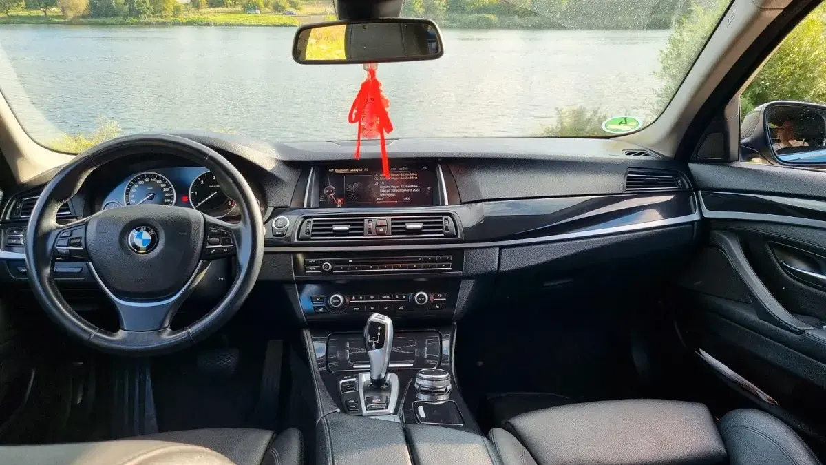 Gebraucht BMW 530 258 PS (189 kW) 2014 Schwarz Kombi