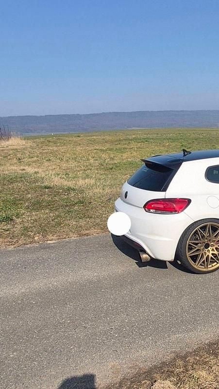 Weiß Gebraucht 2011 VW Scirocco R Coupé | 12.100 € - Bild 1/4