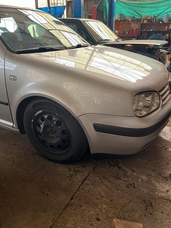 Gebraucht VW Golf IV 200 PS (147 kW) 2002 Silber Kleinwagen