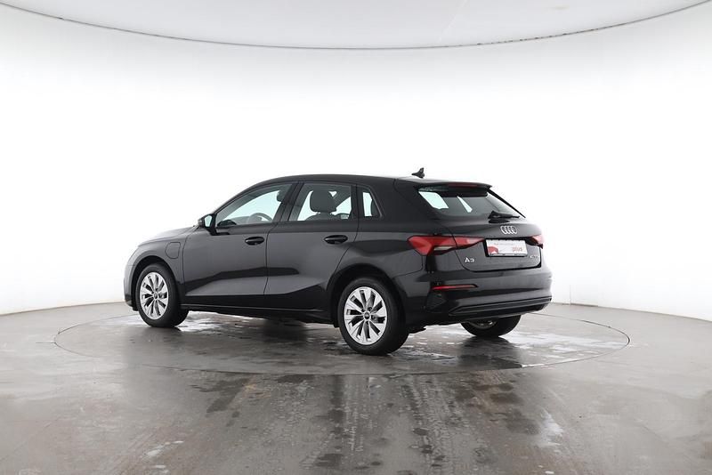 Gebraucht Audi A3 Sportback e-tron Design 204 PS (150 kW) 2022 Brillantschwarz Kleinwagen