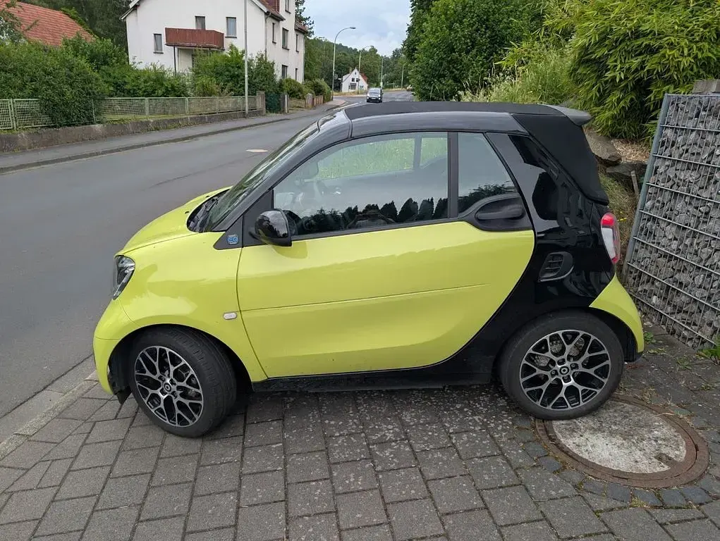 Gebraucht Smart ForTwo Electric Drive Exclusive 60 kW (82 PS) 2020 Grün Cabrio