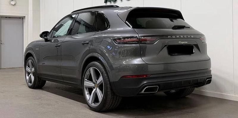 Gebraucht Porsche Cayenne 462 PS (339 kW) 2020 Quarzitgrau SUV