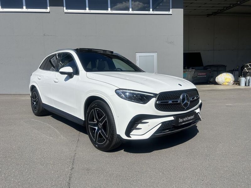 Weiß Gebraucht 2025 Mercedes GLC220 AMG SUV | 59.900 € - Bild 1/4