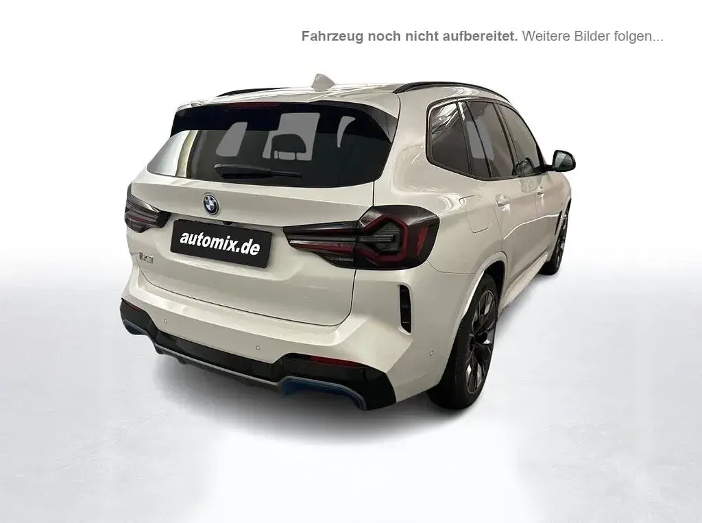 Gebraucht BMW iX3 Impressive 210 kW (286 PS) 2022 Mineralweiss metallic SUV