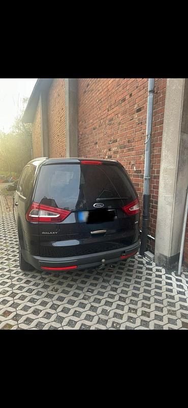 Gebraucht Ford Galaxy 140 PS (102 kW) 2011 Schwarz Van / Kleinbus