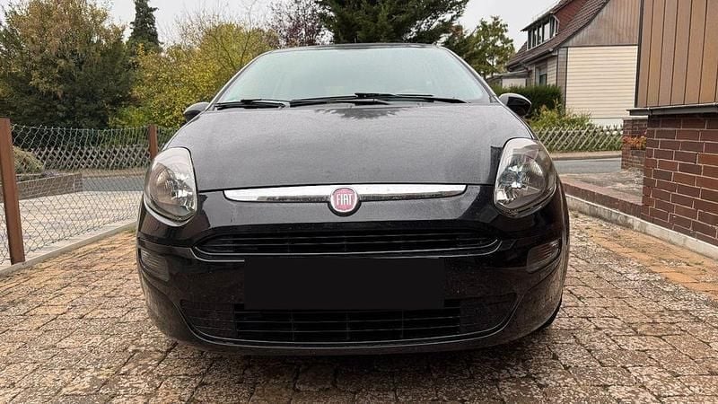 Schwarz Gebraucht 2011 Fiat Punto Kleinwagen | 3.500 € (Guter Preis) - Bild 1/4
