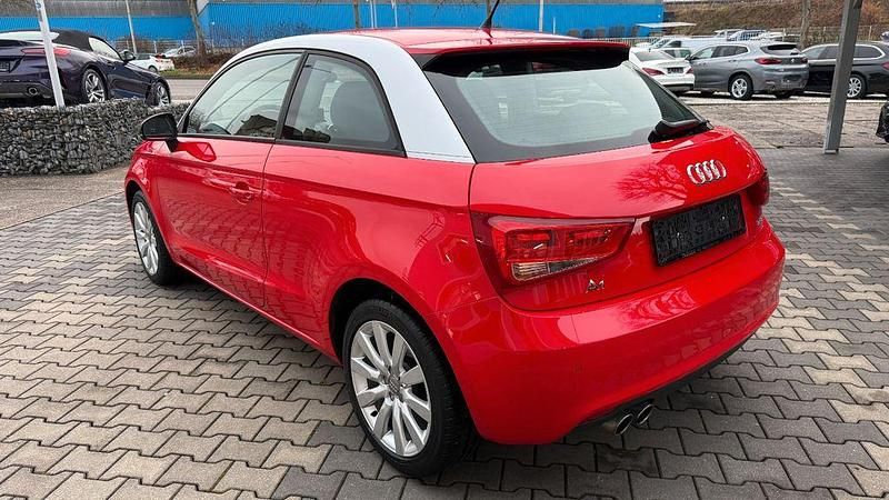 Gebraucht Audi A1 Ambition 122 PS (89 kW) 2011 Rot Limousine