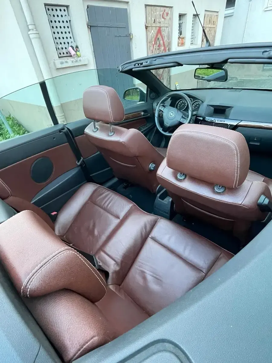 Gebraucht Opel Astra Edition 140 PS (102 kW) 2006 Silber Cabrio