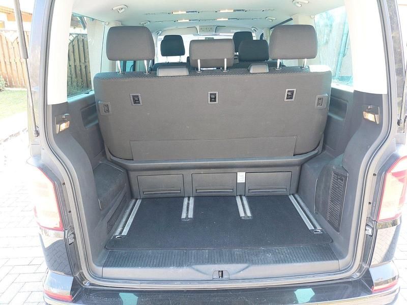 Second-hand VW Multivan 150 CP (110 kW) 2020 Negru Monovolum