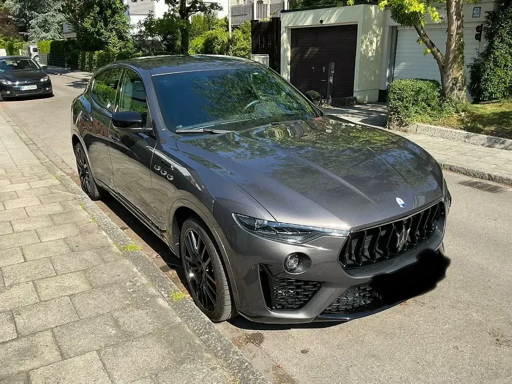 Gebraucht Maserati Levante 430 PS (316 kW) 2024 Grau SUV