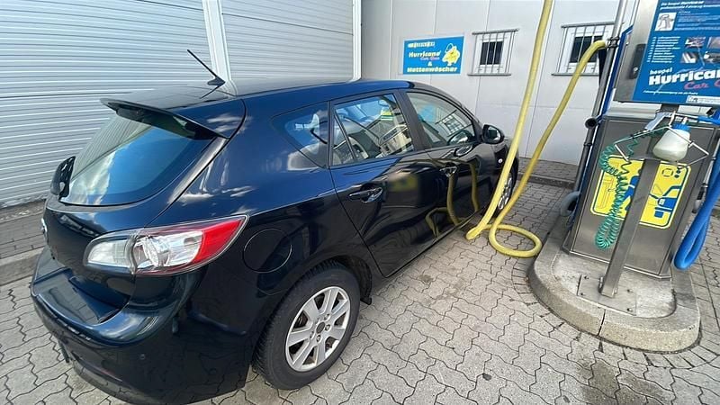 Gebraucht Mazda 3 90th Anniversary 105 PS (77 kW) 2011 Schwarz Limousine