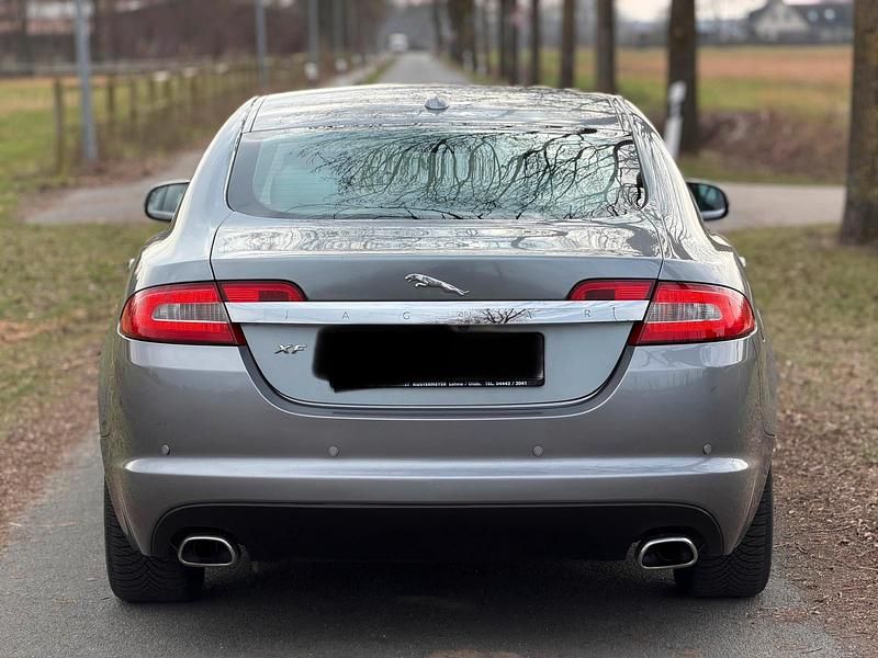 Gebraucht Jaguar XF 240 PS (176 kW) 2010 Grau Limousine