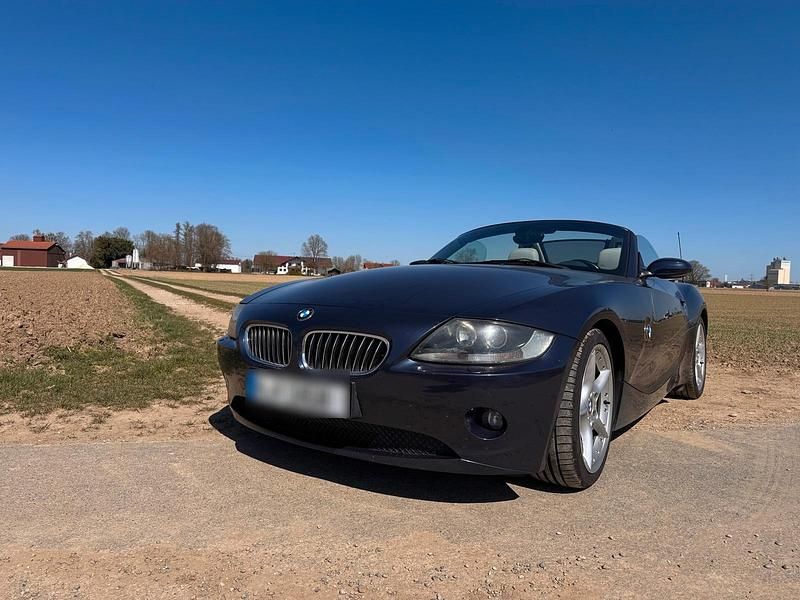 Gebraucht BMW Z4 170 PS (125 kW) 2005 Blau Cabrio