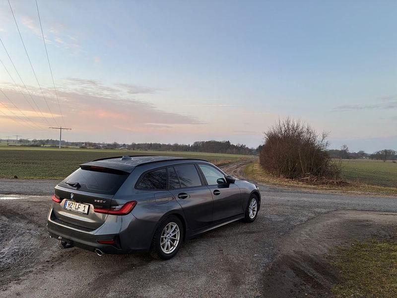 Gebraucht BMW 320 Sport Line 190 PS (139 kW) 2021 Grau Kombi