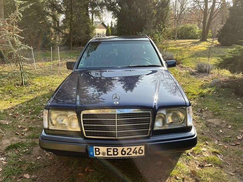 Gebraucht Mercedes E280 193 PS (141 kW) 1995 Blau Kombi