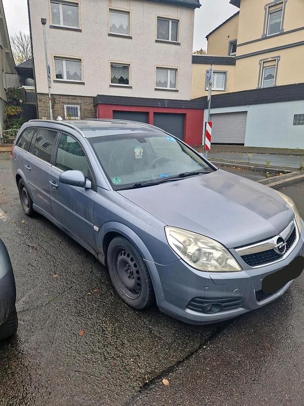 Grau Gebraucht 2007 Opel Vectra Kombi | 750 € (Superpreis) - Bild 1/4