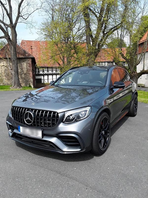 Grau Gebraucht 2018 Mercedes GLC63 AMG AMG SUV | 56.500 € (Guter Preis) - Bild 1/4