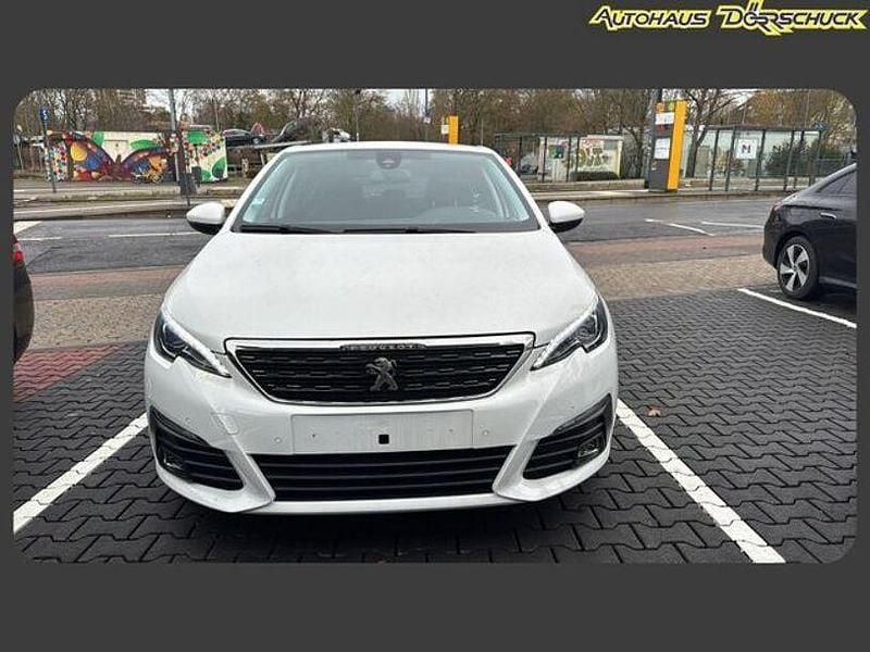Gebraucht Peugeot 308 Allure 131 PS (96 kW) 2020 Weiß (blanc banquise) Limousine