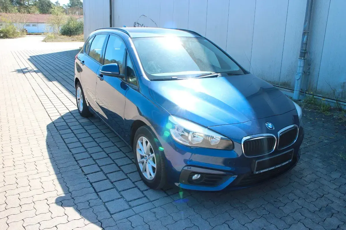 Gebraucht BMW 216 Active Tourer Basis 116 PS (85 kW) 2015 Blau Van / Kleinbus