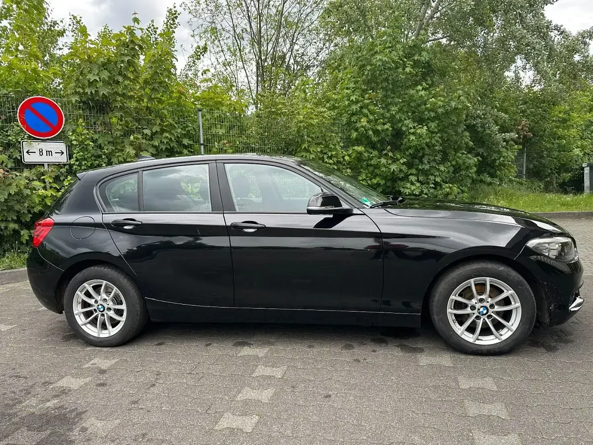 Gebraucht BMW 120 Advantage 184 PS (135 kW) 2017 Schwarz Kleinwagen