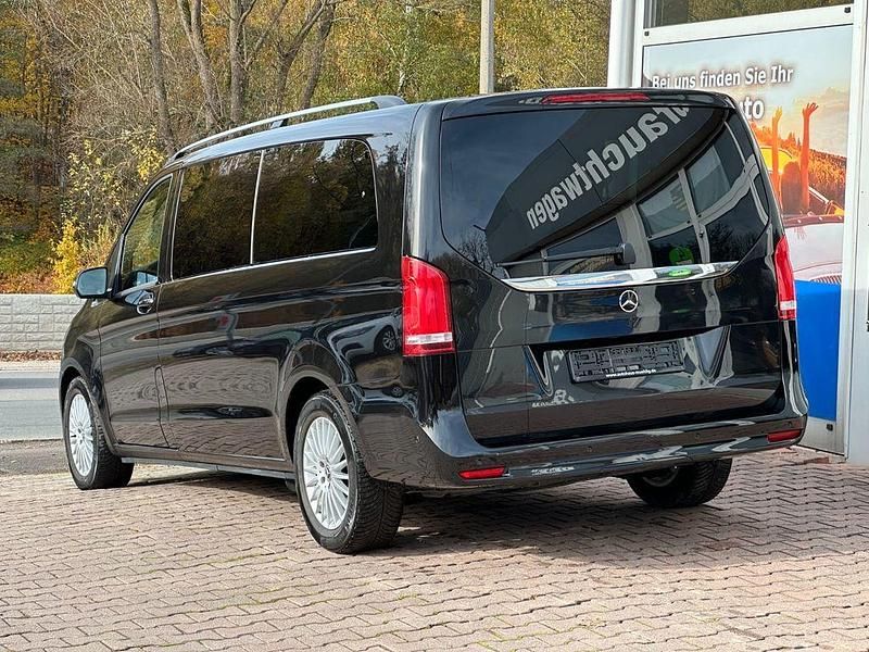 Gebraucht Mercedes V300 237 PS (174 kW) 2024 Schwarz Van / Kleinbus