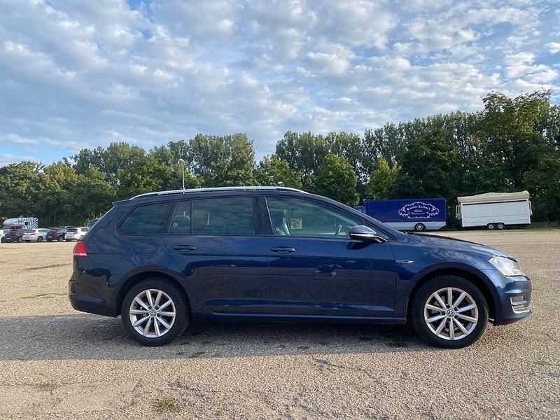 Gebraucht VW Golf VII LOUNGE 110 PS (80 kW) 2015 Blau Kombi