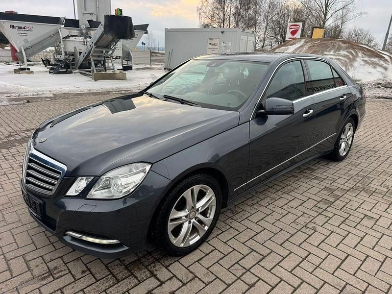 Gebraucht Mercedes E300 204 PS (150 kW) 2012 Grau Limousine