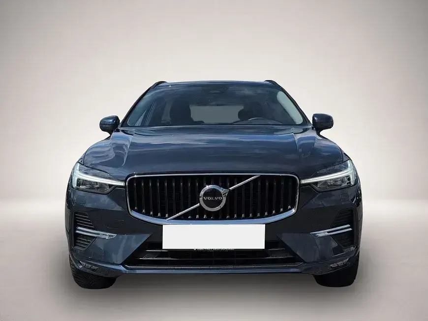 Gebraucht Volvo XC60 Core 250 PS (183 kW) 2024 SUV