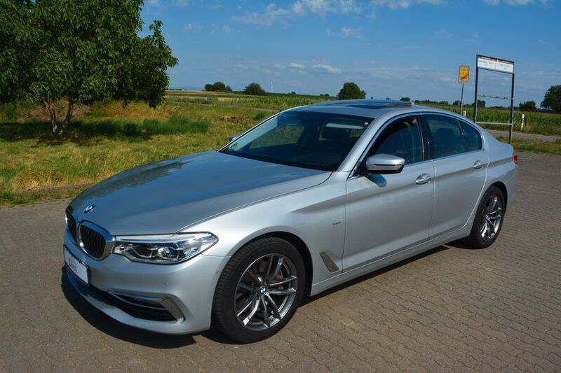 Silber Gebraucht 2017 BMW 540 Luxury Line Limousine | 31.999 € (Superpreis) - Bild 1/4