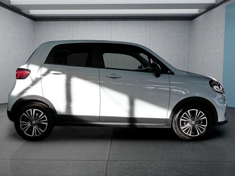 Gebraucht Leapmotor T03 69 kW (95 PS) 2025 Blau Kleinwagen