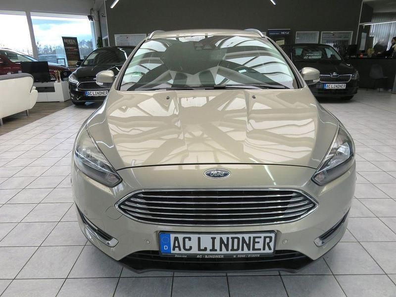 Gebraucht Ford Focus Titanium 125 PS (91 kW) 2017 Beige Limousine