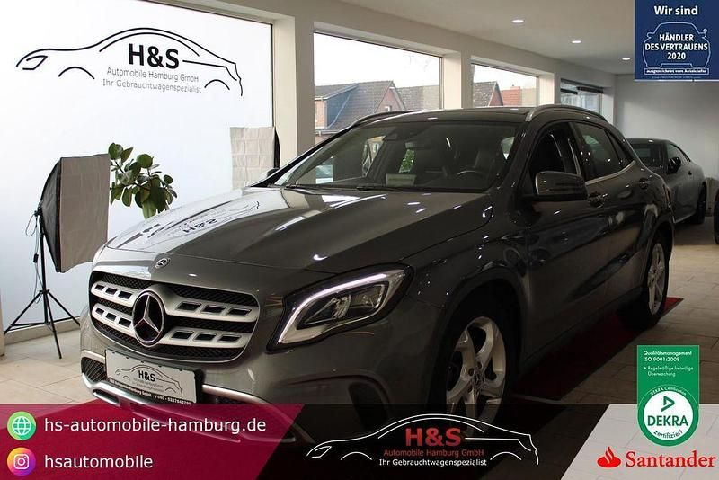Gebraucht Mercedes GLA180 StreetStyle 122 PS (89 kW) 2017 Grau SUV