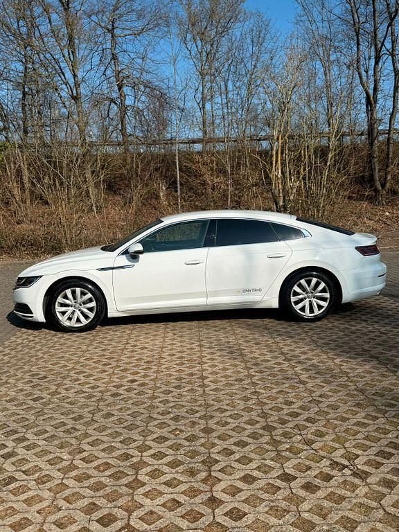 Gebraucht VW Arteon 150 PS (110 kW) 2019 Weiß Kleinwagen