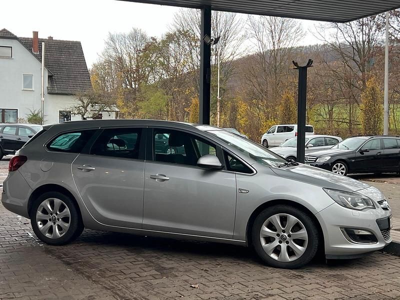 Gebraucht Opel Astra 110 PS (80 kW) 2014 Silber Kombi