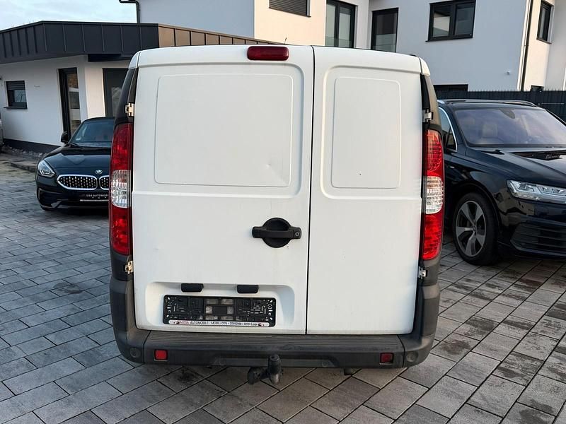 Gebraucht Fiat Doblò 75 PS (55 kW) 2010 Weiß Van / Kleinbus