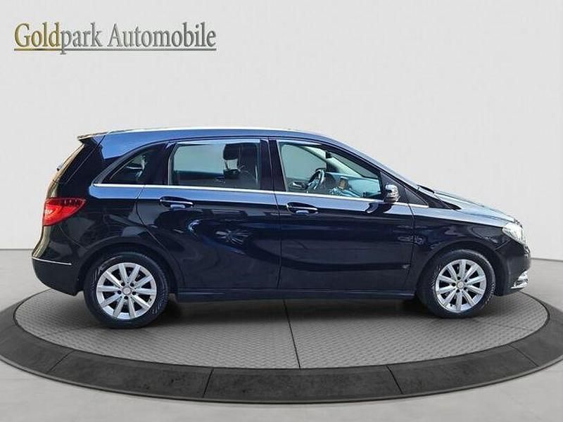 Gebraucht Mercedes B180 109 PS (80 kW) 2014 Schwarz Van / Kleinbus