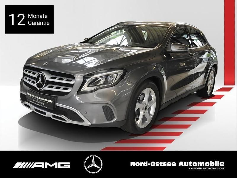 Metalliclack mountaingrau Gebraucht 2019 Mercedes GLA200 Urban SUV | 22.990 € (Guter Preis) - Bild 1/4