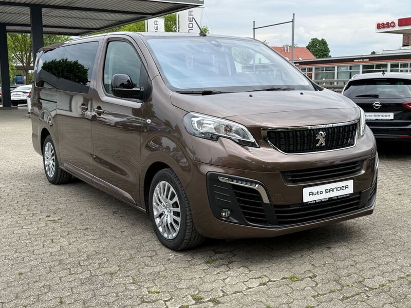 Braun Gebraucht 2023 Peugeot Traveller Business-Line Van / Kleinbus | 33.500 € - Bild 1/4