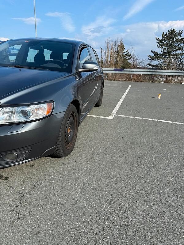 Gebraucht Volvo V50 136 PS (100 kW) 2009 Grau Kombi