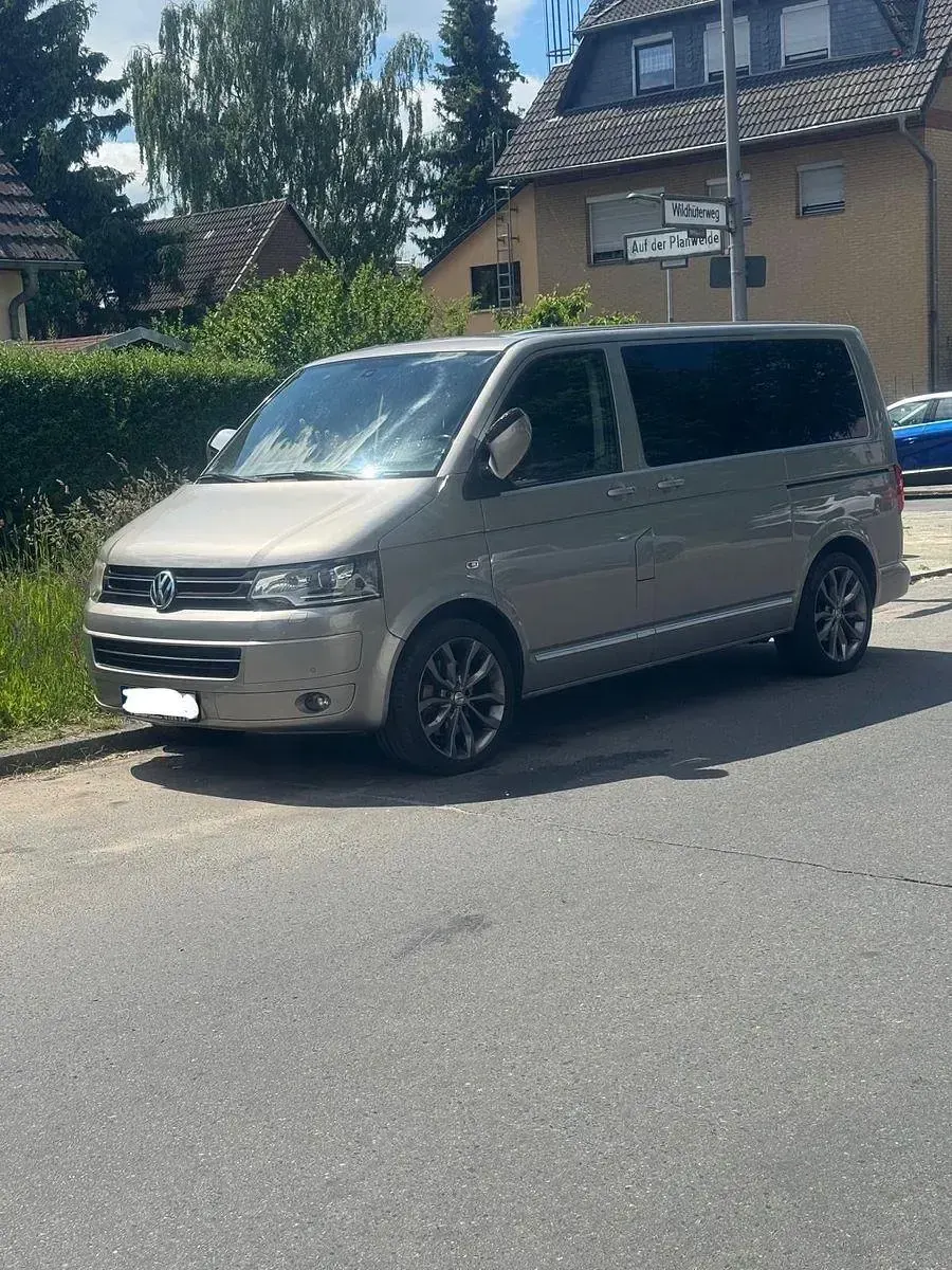 Gebraucht VW Multivan Highline 179 PS (131 kW) 2015 Van / Kleinbus