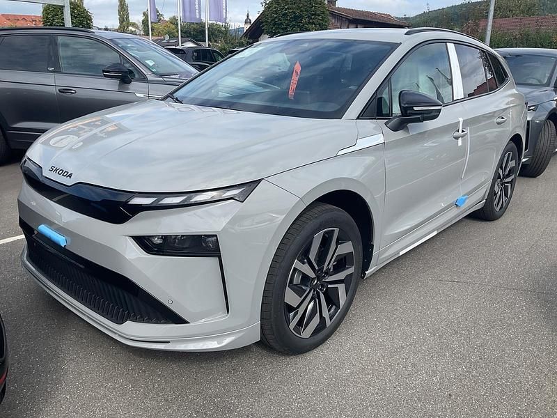 Stahl grau Neu 2025 Skoda Enyaq iV SportLine SUV | 47.495 € (Etwas zu teuer) - Bild 1/3