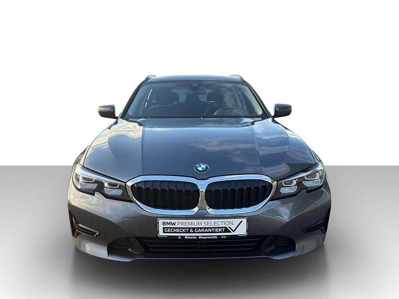 Gebraucht BMW 330e Advantage 296 PS (217 kW) 2020 Mineralgrau metallic Kombi