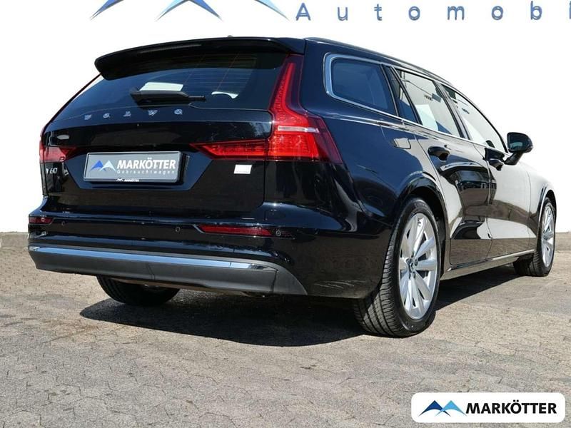 Gebraucht Volvo V60 398 PS (292 kW) 2023 Schwarz Kombi
